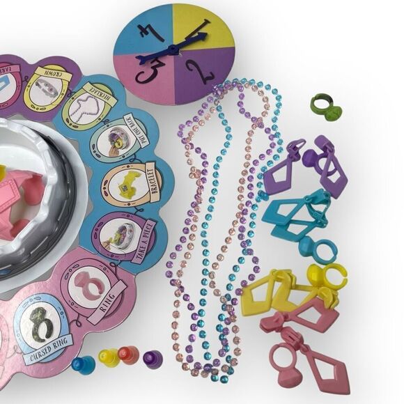 Pretty Pretty Princess Dress Up Game 2020 Incomplete No Instructions Damaged Box - Picture 3 of 8